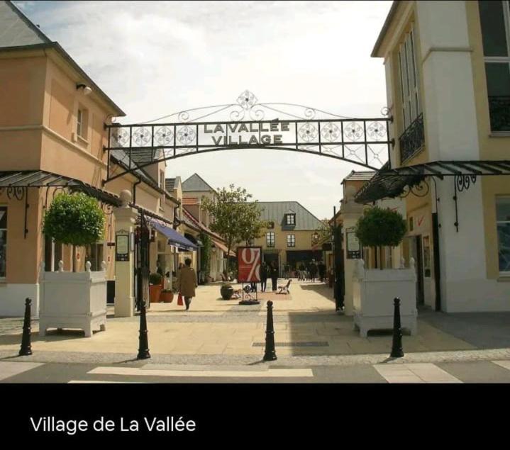 Sweet Appartement Disneyland Paris Parking 300M Station Val D'Europe Chessy  Ngoại thất bức ảnh